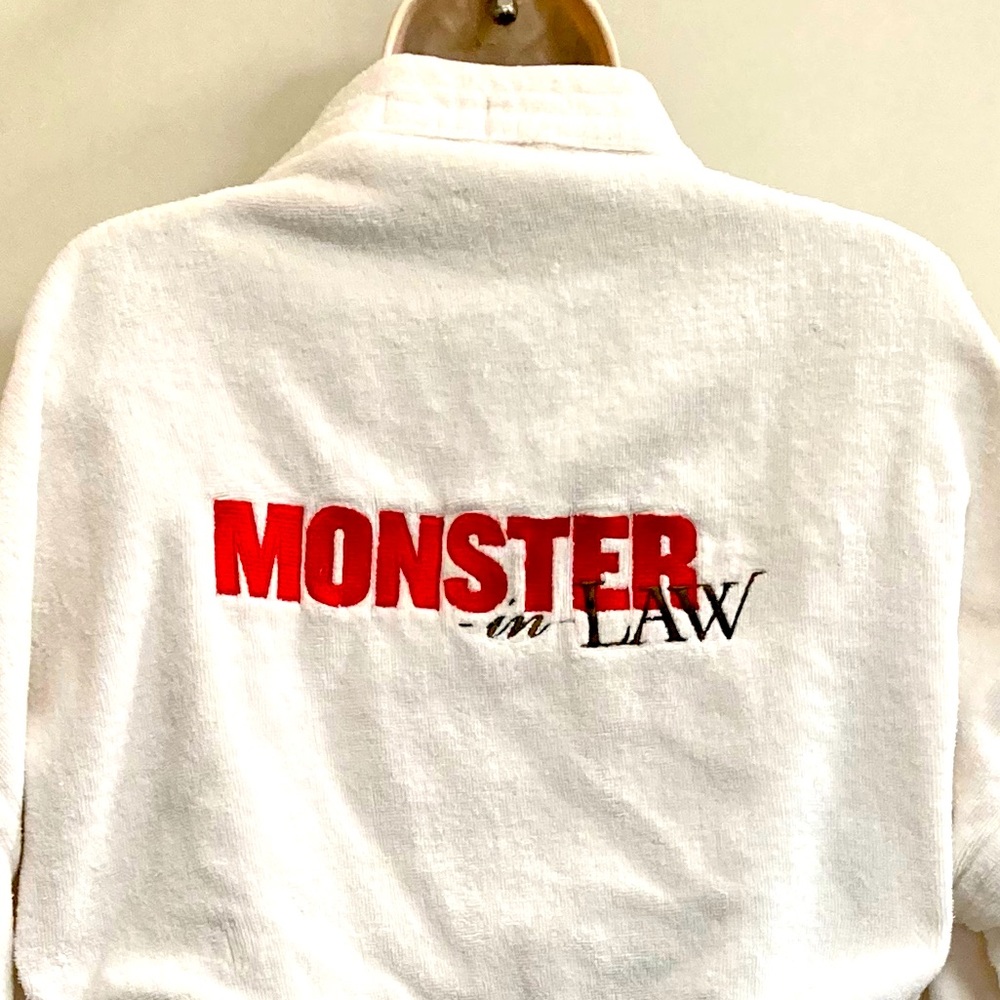 Movie memorabilia! Robe from set Monster-In-Law starring JLo/Jane Fonda